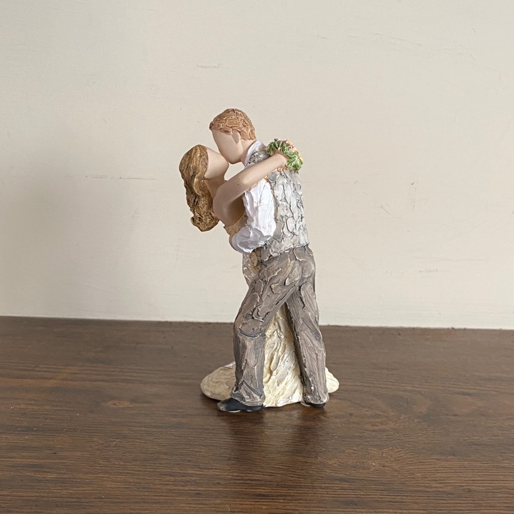 Romantic Wedding Couple Figurine - Picture 2 of 3